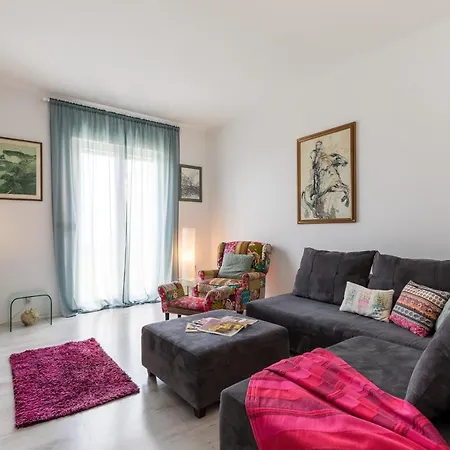 Andra Apartment